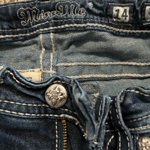 Size 14 Capri Miss Me jeans. Like new condition as seen in photos. - Picture 3 of 3